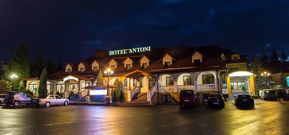 Hotel Antoni Tomaszów Lubelski Exterior foto